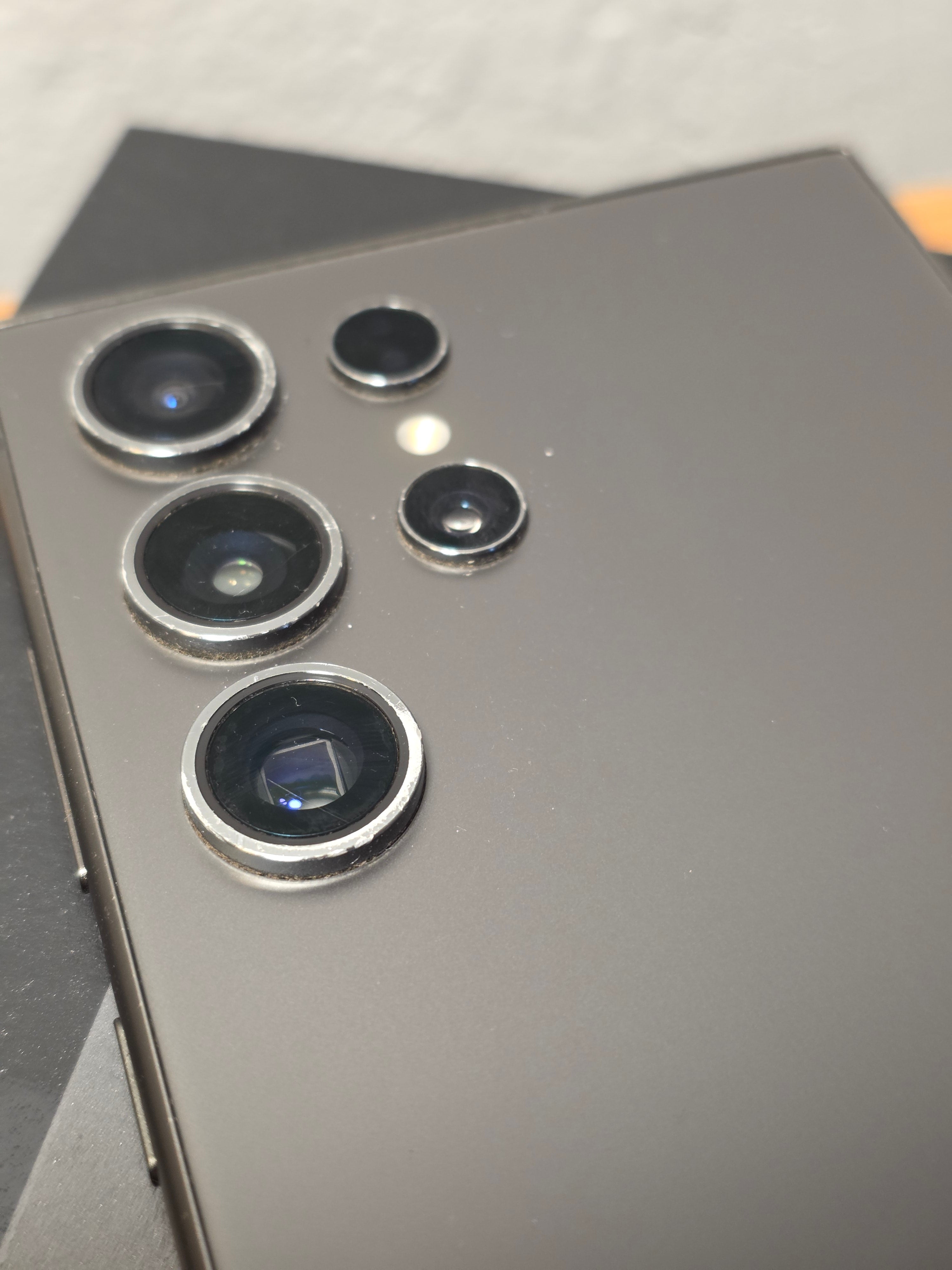 Samsung Galaxy S24 Ultra Dual SIM 256GB titanium black - Guter Zustand