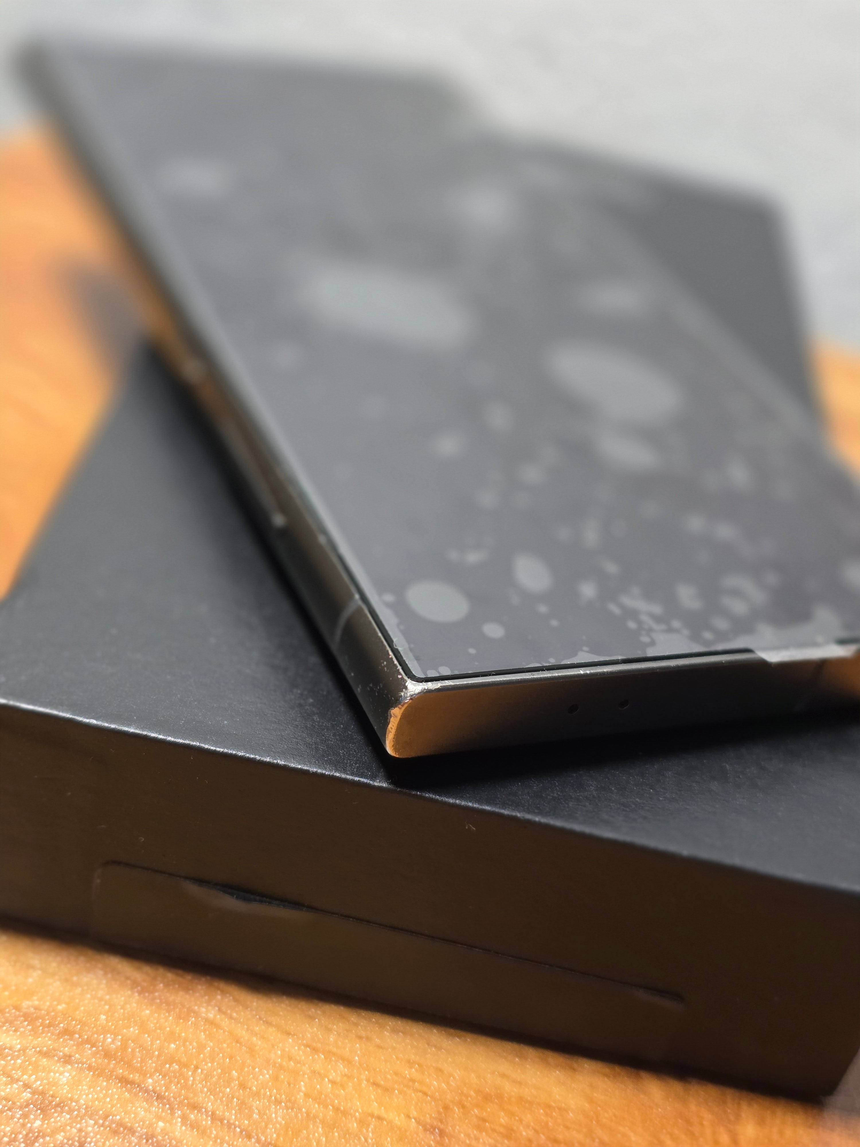 Samsung Galaxy S24 Ultra Dual SIM 256GB titanium black - Guter Zustand