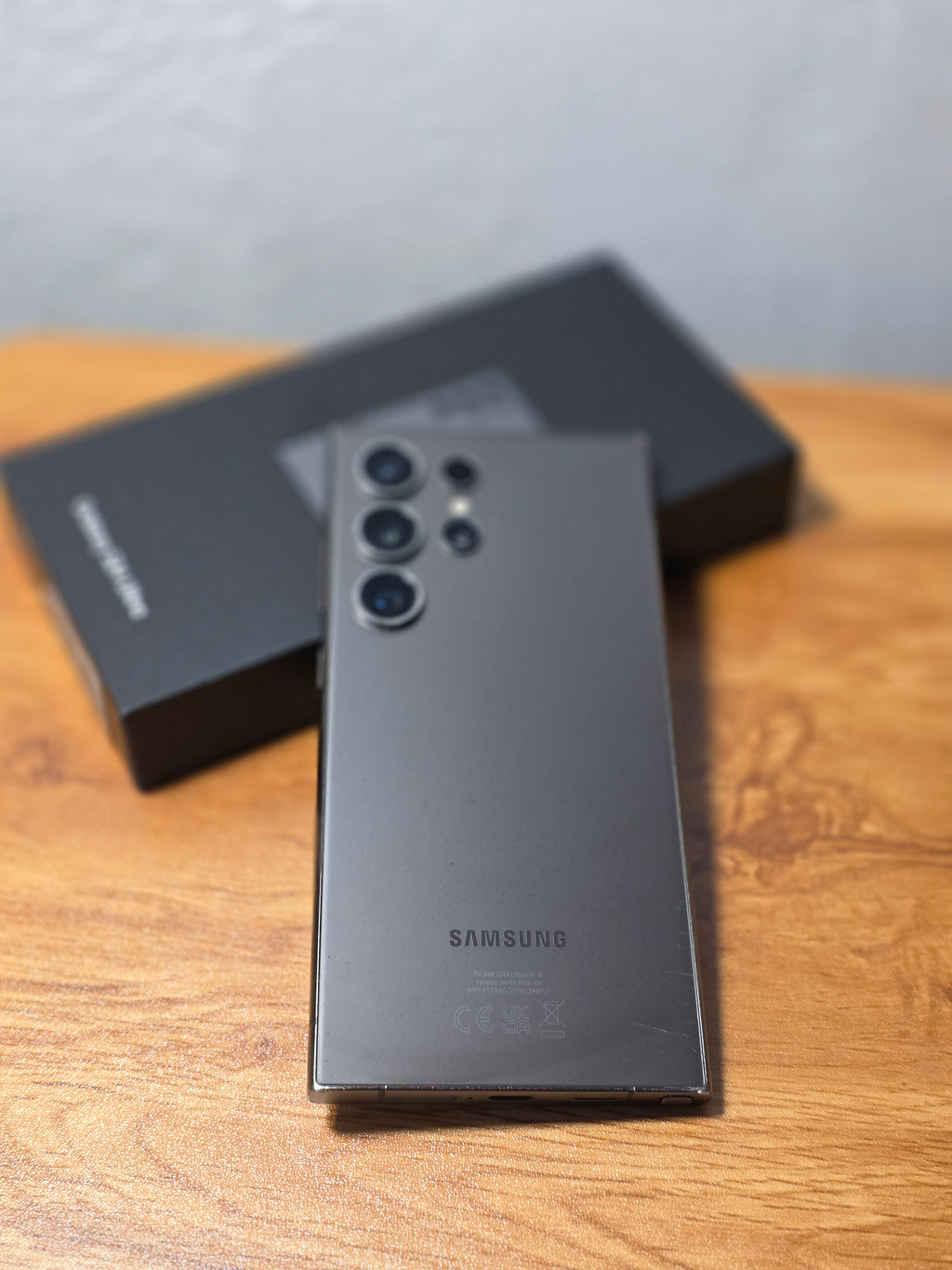 Samsung Galaxy S24 Ultra Dual SIM 256GB titanium black - Guter Zustand