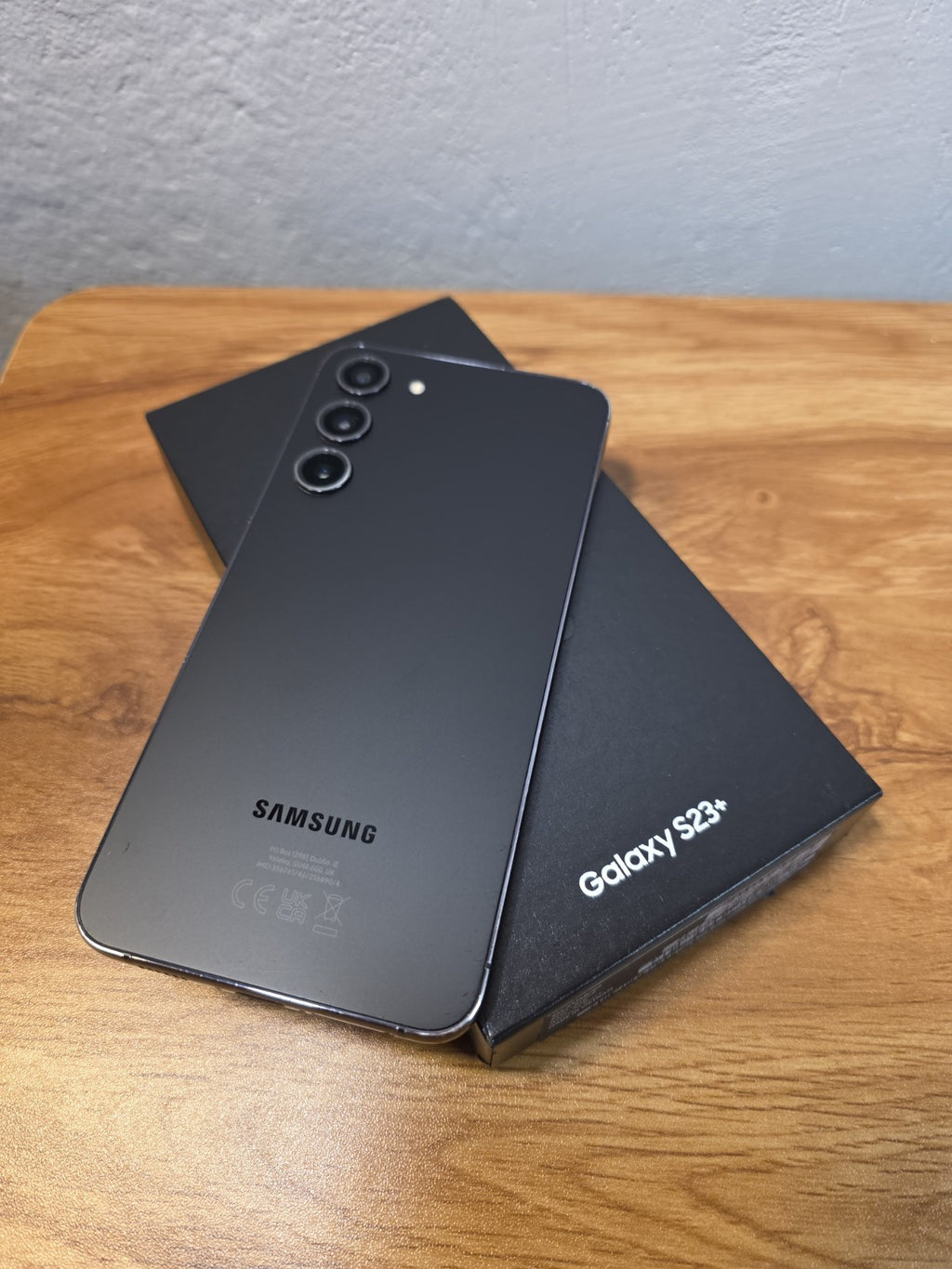 Samsung Galaxy S23+ SM-S916B/DS - 512GB - Graphite - Guter Zustand